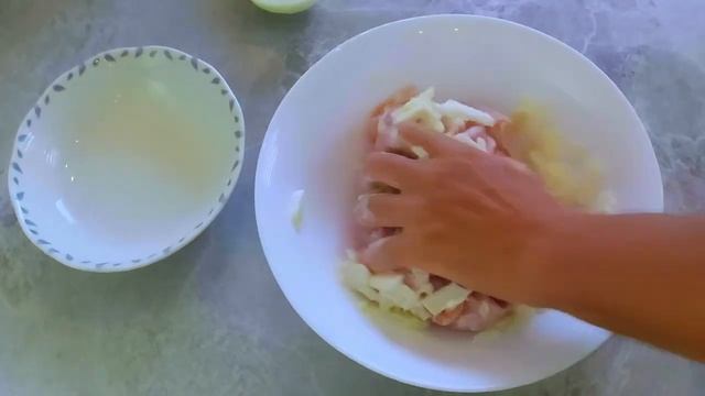 Картошка с курицей в духовке.