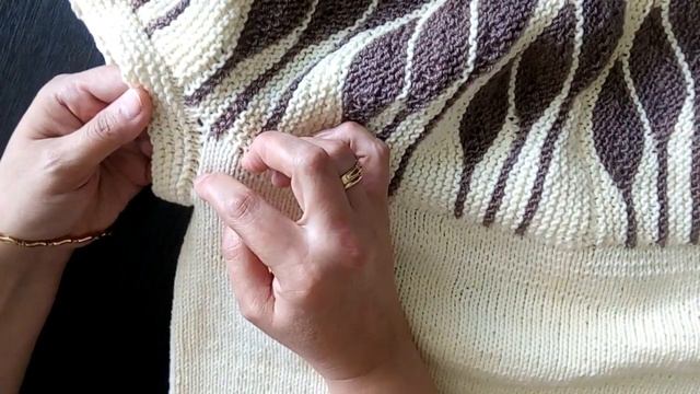 Летняя кофта.Кокетка укороченными рядами.