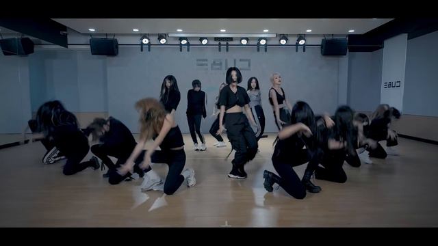 (G)I-DLE (여자)아이들) - Oh my god dance practice mirrored