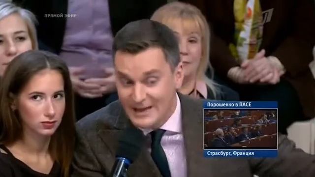 на политических шоу хлопают по сигналу
