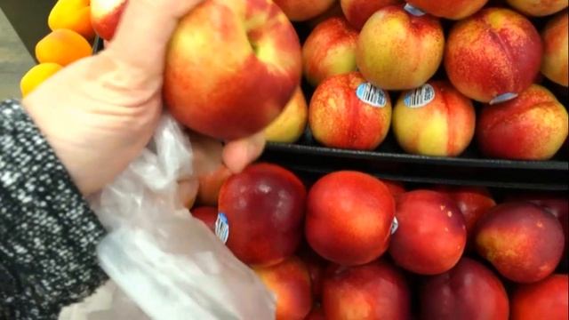 Закупка продуктов в магазине Safeway