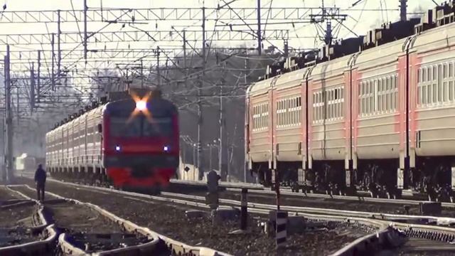 Встреча электропоездов ЭД4М-0428 и ЭД4М-0431