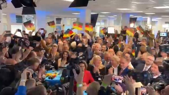 Ультраправая политическая партия АдГ становится второй по силе партией в Германии