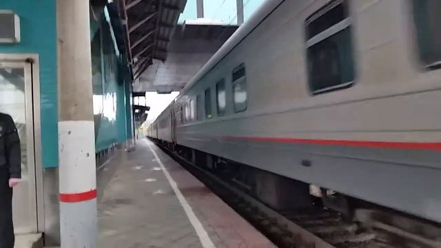 Прибытие поезда из Саратова в Самару