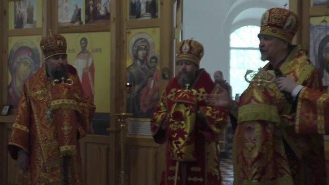 Приветствия архиереев после Литургии во Введенском храме села Байдарово