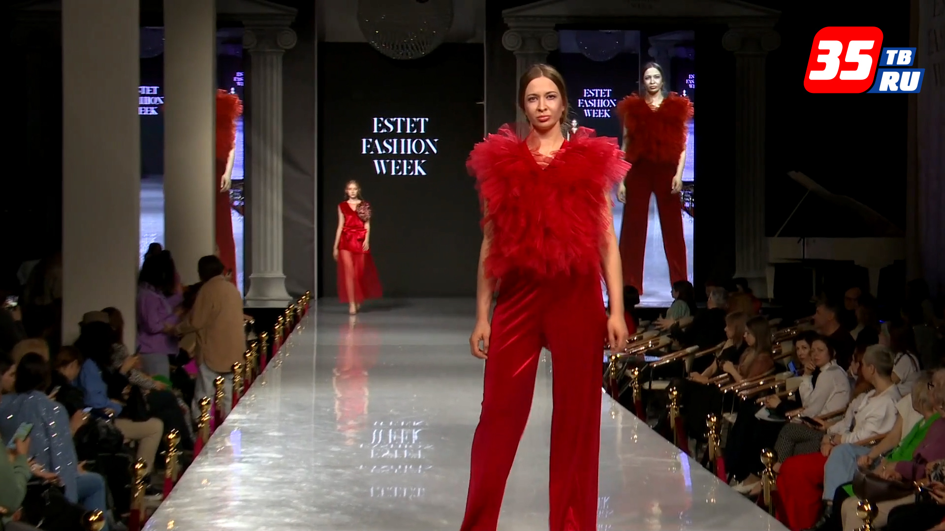 «Красный бархат» и «Изумрудную роскошь» показали череповчанки на неделе моды в Москве