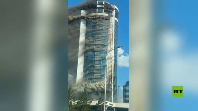 كازاخستان.. حريق ضخم بمبنى سكني شاهق في أستانا