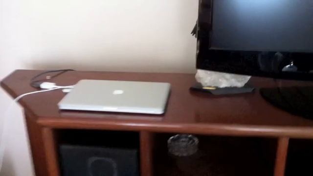 Apple MacBook PRO com conversor HDMI com SOM