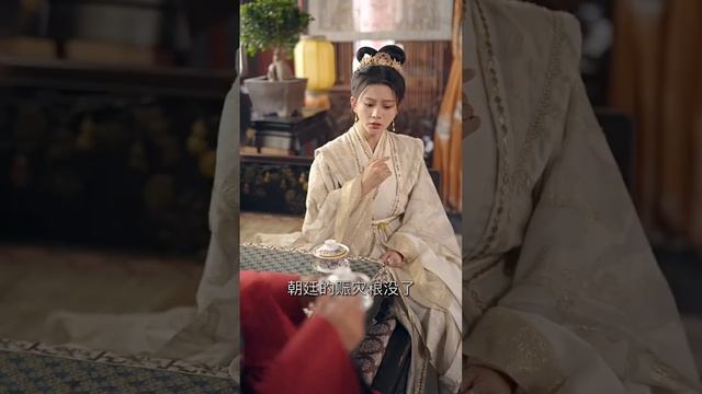 她是人前楚楚可憐的小白兔，其實她是心機腹黑的野貓，她爲了復仇所有人踏上了成爲皇后的路途，沒想到她竟對他動了真心..❤️全集#甜宠  #短剧 #都市 #霸道总裁#虐恋 #都市 #灰姑娘#搞笑