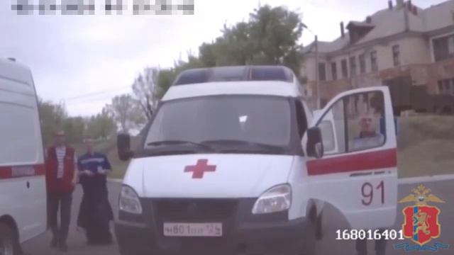 Полицейские Красноярского края помогли доставить в больницу потерявшего сознание малыша с мамой