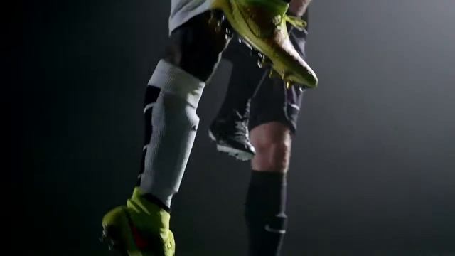 Футбольные бутсы Nike Magista