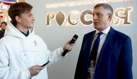 Ректор #ВГТУ Дмитрий Проскурин ответил на вопросы студентов на выставке "Россия" в Москве