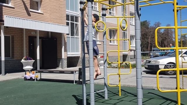 Гуляю     босиком