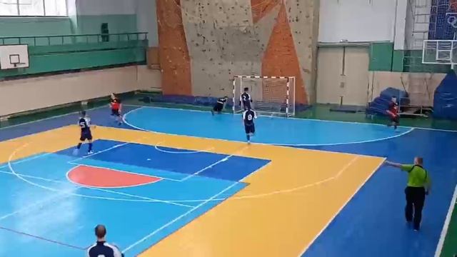 В СК «Химик» прошел очередной тур чемпионата Россошанского района по волейболу