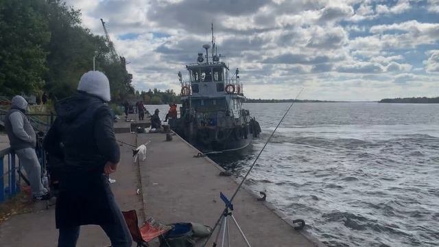 РЫБАЛКА НА ФИДЕР В ЦЕНТРЕ ГОРОДА. САЗАН СУДАКПЛОТВАКАРАСЬ
