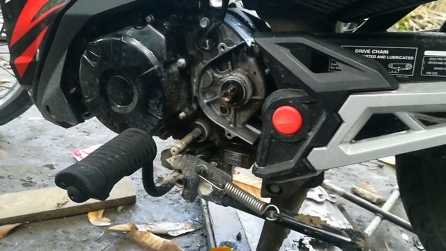 (Honda Rs 125) , Chain and sprocket replacement..