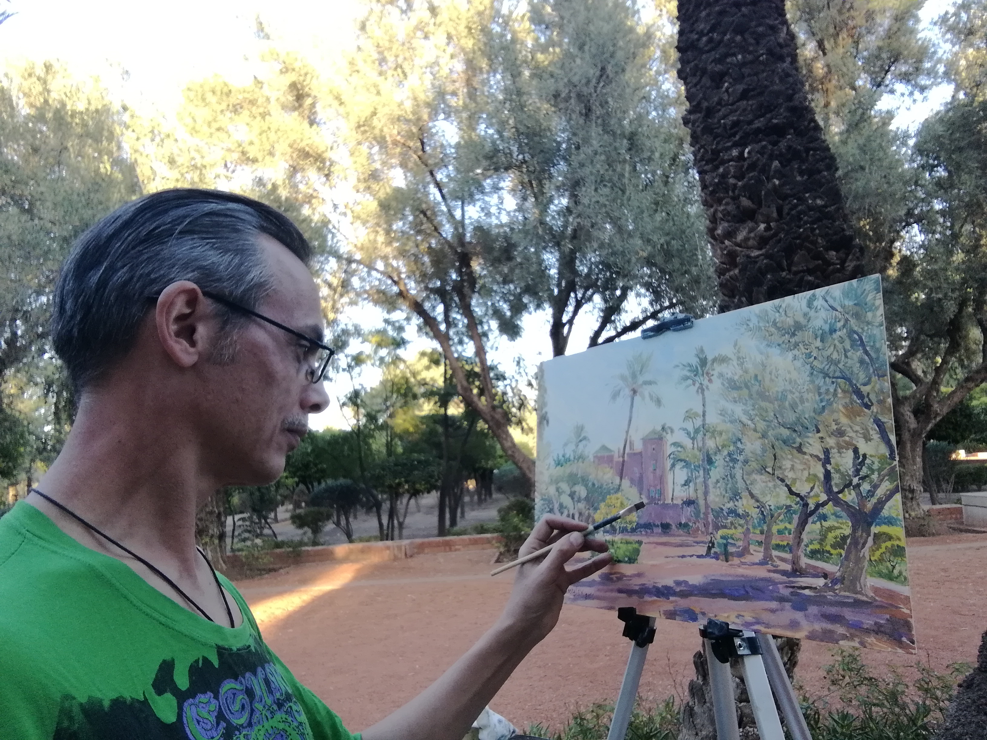 Пишу этюд в парке Марракеша в Марокко. Художник Дмитрий Костылев.