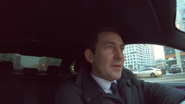 ВМЕСТО ЧАЕВЫХ/ОНА ПРЕДЛОЖИЛА БИЛЕТЫ НА ХОККЕЙ