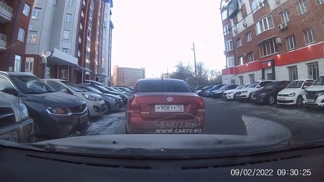 Renault Master У548ТР72 по встречной