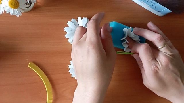 Ромашка из фоамирана | Украшения для волос своими руками | Flowers from foamiran | Tutorial