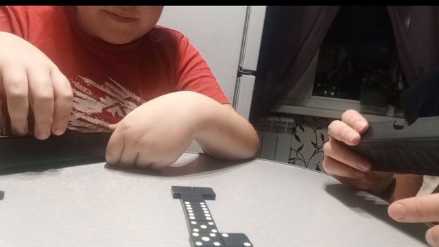 Играем в домино (версия закрывашки)