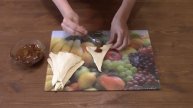 Быстрый рецепт к чаю. Круассаны со сгущенкой из слоеного теста