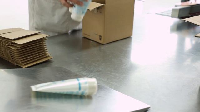 ¿Sabías que para la fabricación de un Salerm 21 participan más de 50 personas? | Salerm Cosmetics