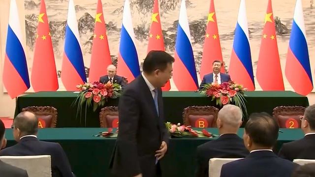Подписание документов о сотрудничестве между Россией и Китаем.