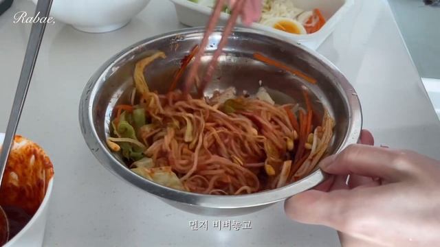 ENG | 숙취로 힘든 남편 살리는 9첩 해장밥상 | 브런치, 쫄면, 겨울침구교체, 부산여행