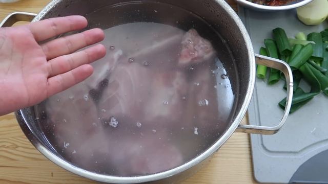 How to make Gamjatang (Spicy Pork Bone Soup)