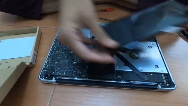 Change battery for Mac Book Pro 2012