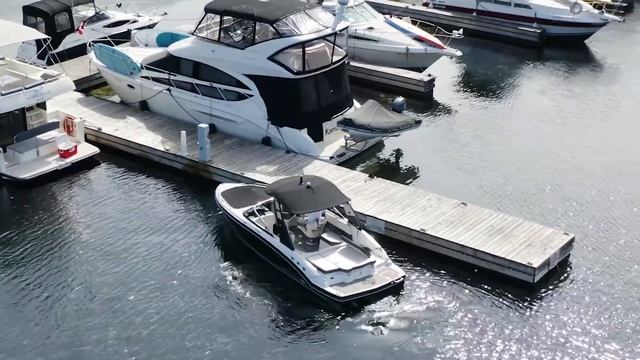 How to Safely Dock a Boat