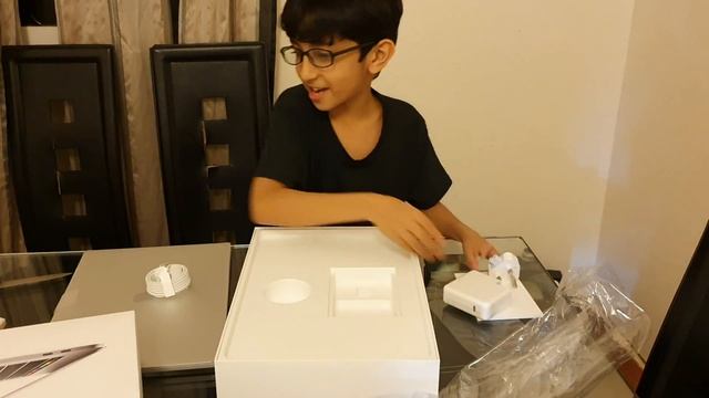 Unboxing Apple Macbook Pro 15 Inch 2018 Model