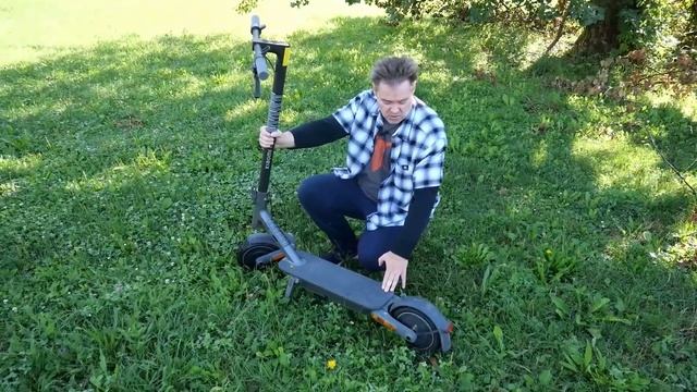 Ferrari među električnim romobilima, svatko bi ga poželio - Xiaomi Electric Scooter 4 Ultra