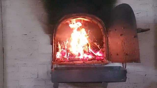ГОРЯЩИЕ ДРОВА ЖИВЫЕ ЗВУКИ ЦЕЛОЕ ЖИВОЕ ВИДЕО 2,5 ЧАСА СМОТРЕТЬ НА ВЕСЬ ЭКРАН