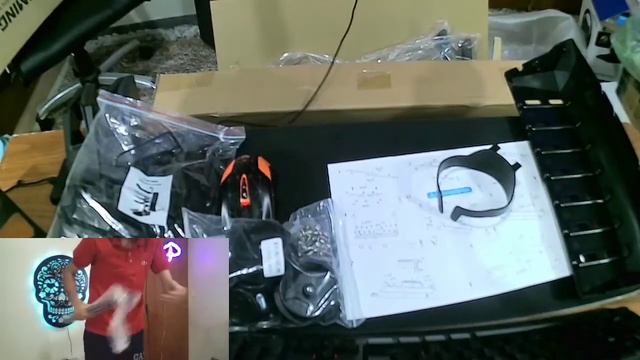 آنباکس میز گیمینگ مدل  Gamemax D140 Carbon RGB