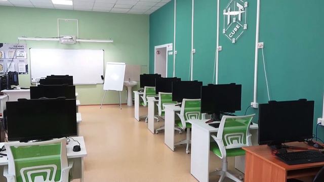 Новой компьютерной техникой оснастят 37 школ и один техникум края