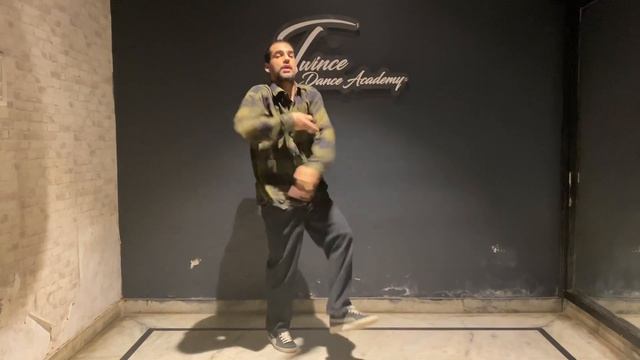 POOPING | DANCE | LUCKY | SALMAN KHAN | FREE STYLE POPPING | POPPING SONG | POOPING MUSIC | TUTOTIA