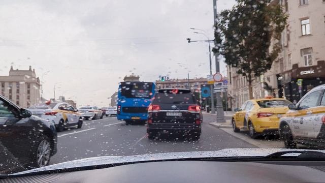 Яндекс такси! Работа в Яши есть,вот только как себя заставить трудится!!!
