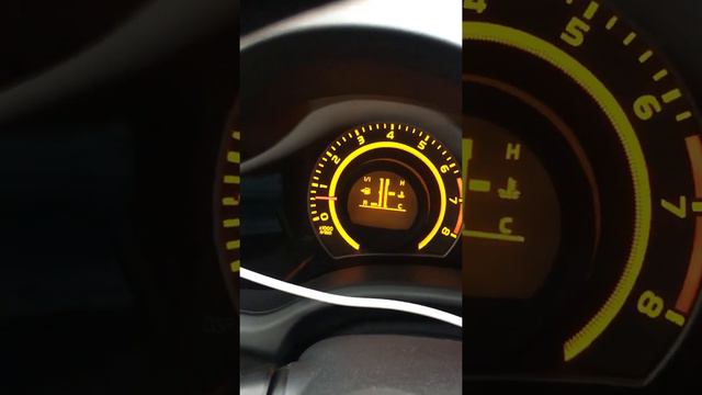 Как узнать, с какой стороны бензобак, не выходя из машины.