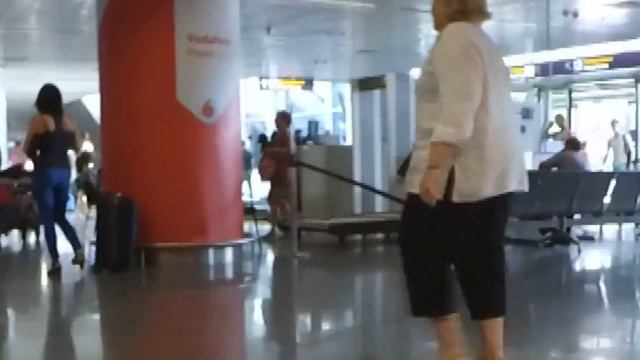 ВЛОГ : Сёма прыгает от счастья . Спаниель Сёма встречает БАБУШКУ .