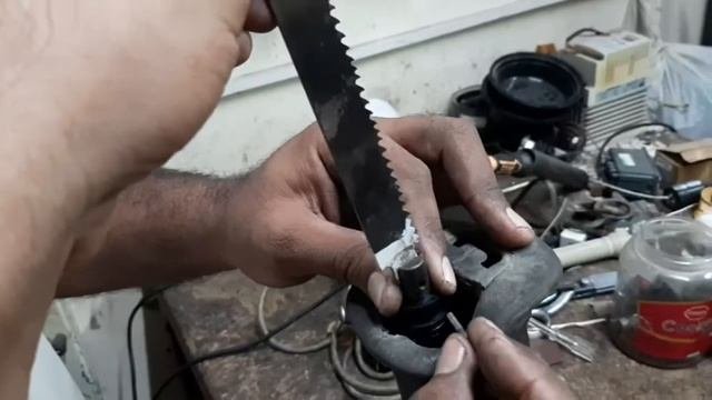 JR3050T JR3070CT How to assemble Makita reciprocating saw blade holder .