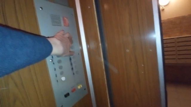Электрические лифты (КМЗ-1993 г. в.) V=1 м/с грузоподъёмность 320, 500 кг. (421)