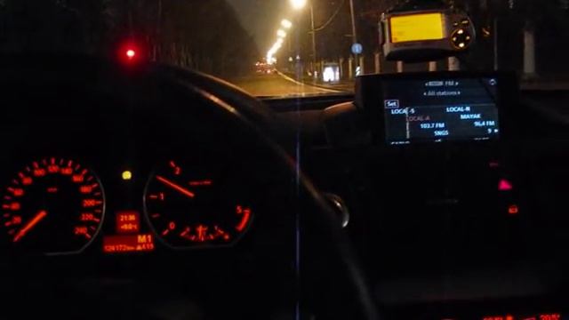 120d vs Volkswagen Passat 3.2 V6 FSI  4Motion.wmv