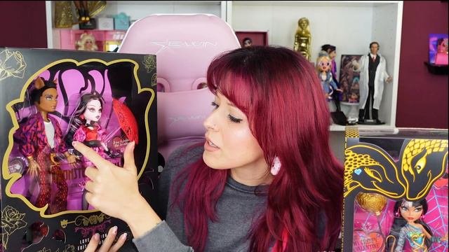 MONSTER HIGH Howliday Love Edition Dolls COMPARISON
