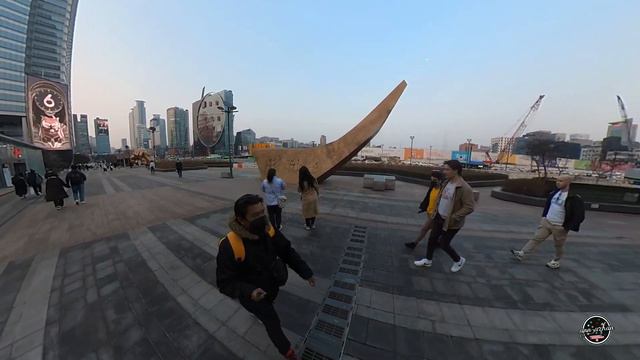 Jalan-jalan Gangnam Statue | Coex Mall | Starfield Library