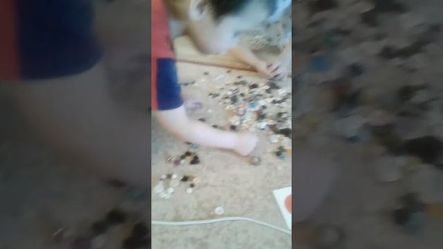 Игра из пуговиц