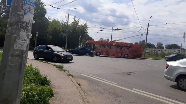 Троллейбус ТролЗаМегаполис "Любви", №2371 марш.№6, проезжает по ул.Глазунова (ж/м Борисково). Казан