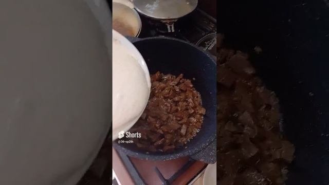 готовим говяжью печень со сметаной #печенка #готовимвместе