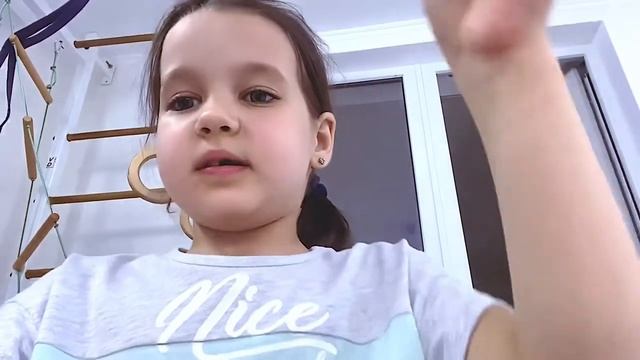 Подделка в комнату,радуга из каната и ниток